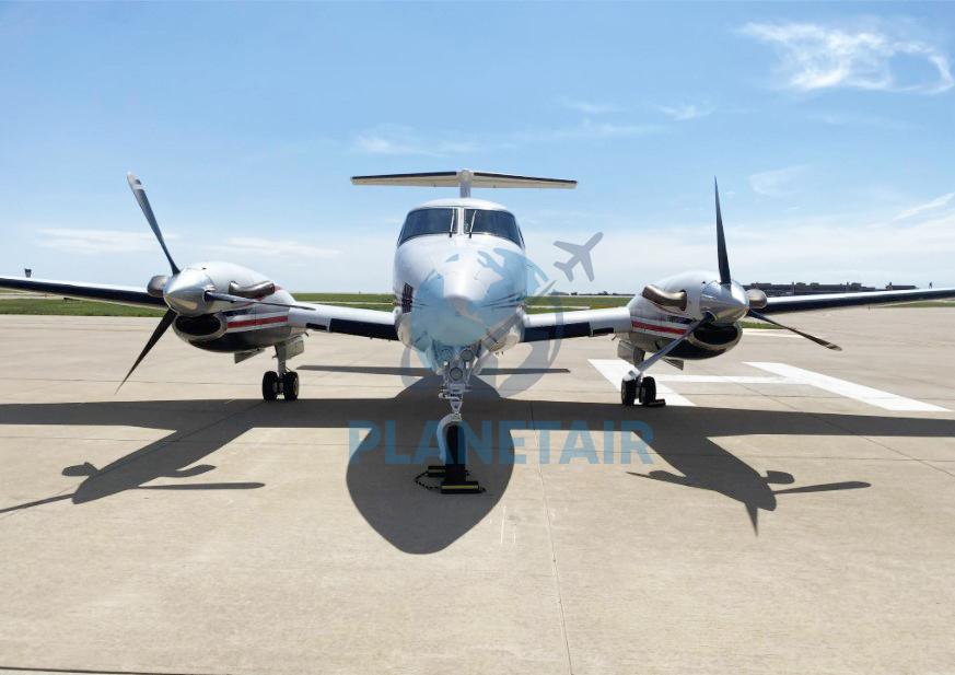 BEECHCRAFT KING AIR B200 – ANO 1986 – 8.395 H.T.
