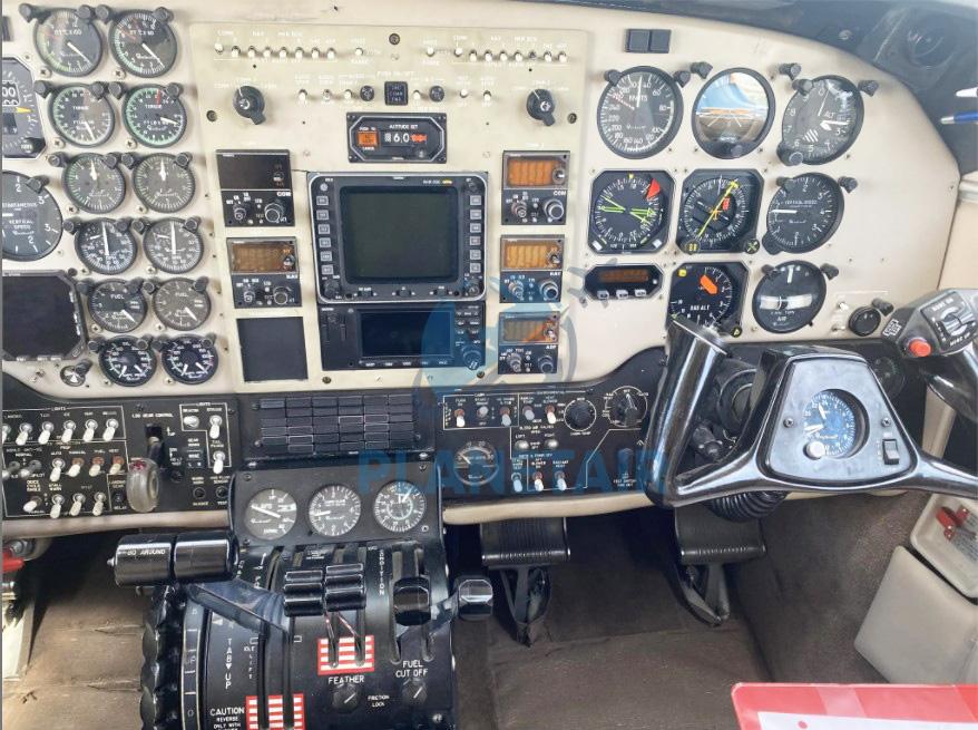BEECHCRAFT KING AIR B200 – ANO 1986 – 8.395 H.T.