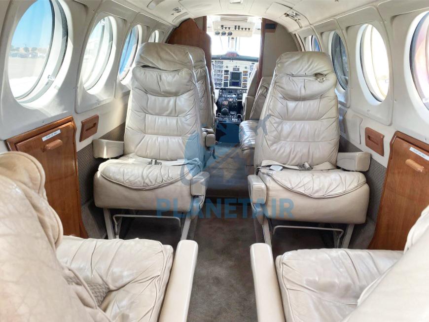 BEECHCRAFT KING AIR B200 – ANO 1986 – 8.395 H.T.