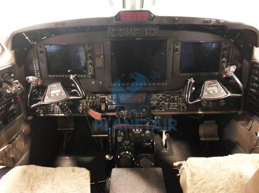 BEECHCRAFT KING AIR B200GT – ANO 2008 – 12.555 H.T.