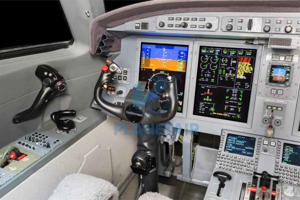 GULFSTREAM G150 – ANO 2015 – 1.219 H.T.