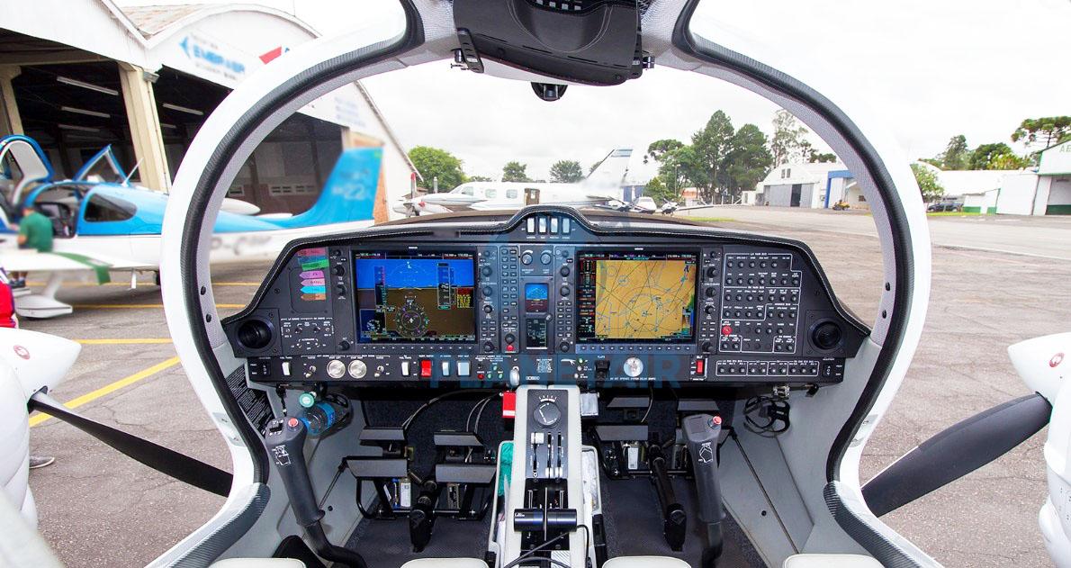 Avião Bimotor Diamond DA62 – Ano 2020 – 300 horas totais