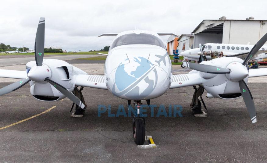 Avião Bimotor Diamond DA62 – Ano 2020 – 300 horas totais