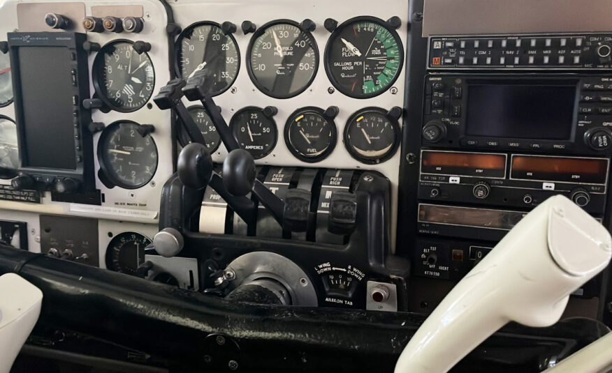Beechcraft Baron D55 – Ano 1969 – 5.400 H.T.