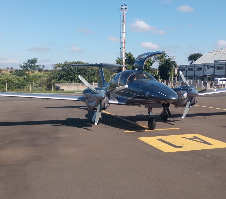 Avião Bimotor Diamond DA62 – Ano 2020 – 900 horas totais
