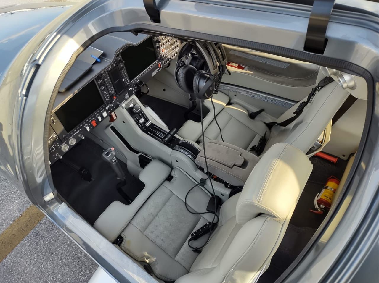 Avião Bimotor Diamond DA62 – Ano 2020 – 900 horas totais