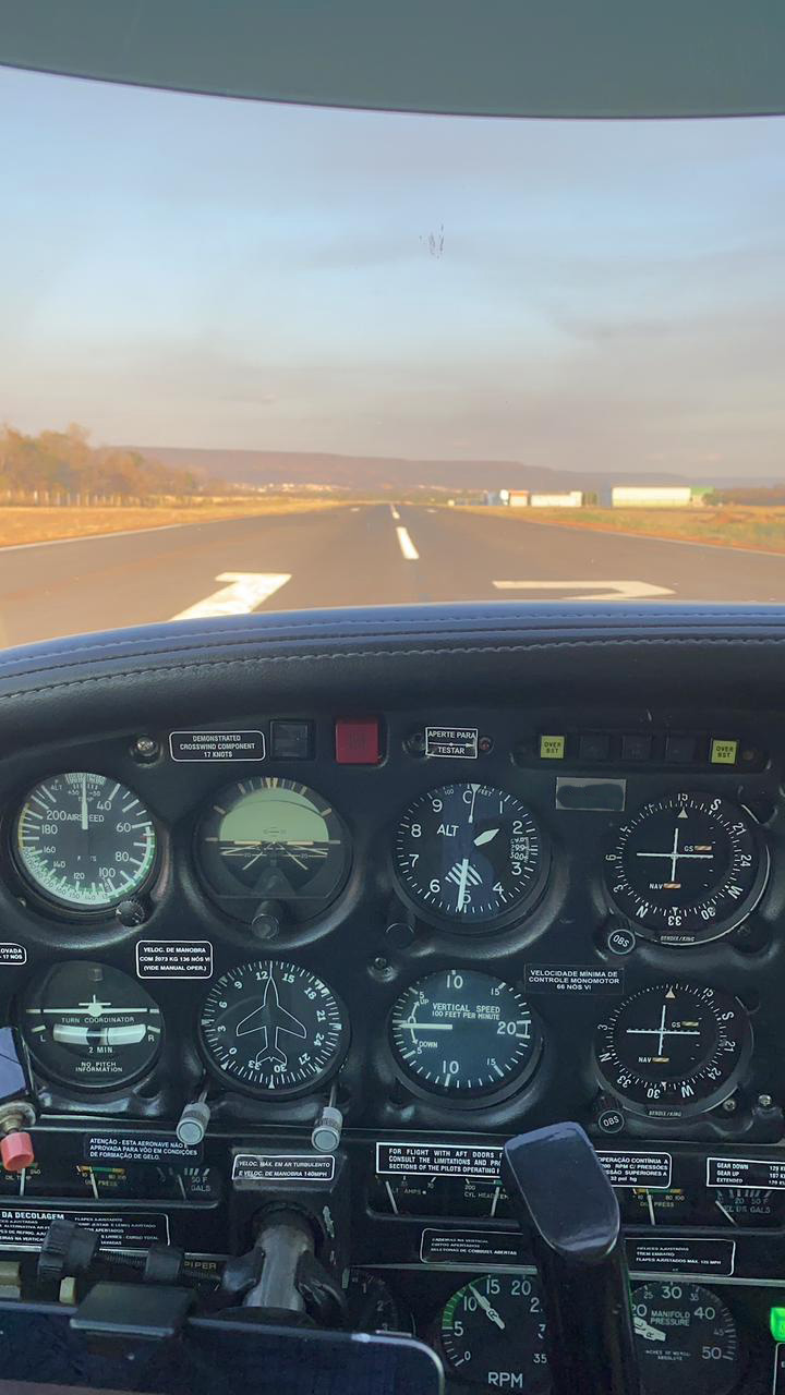 Avião Bimotor Piper Seneca II PA-34-200T – Ano 1978 – 12.063 H.T.