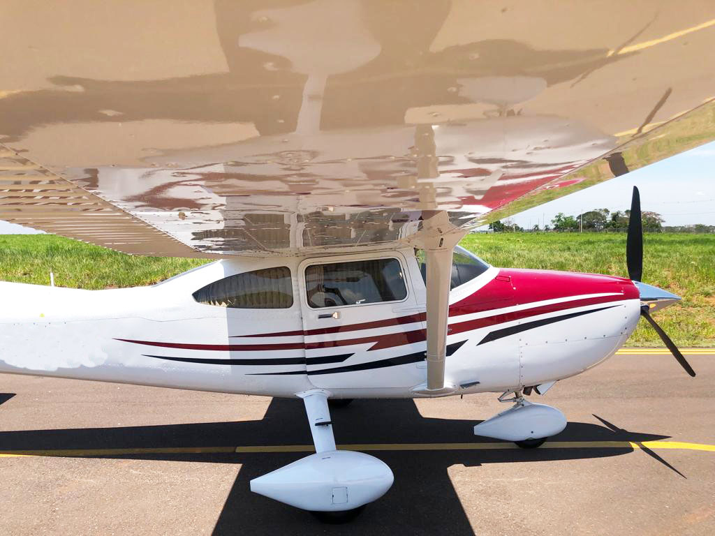 Avião Cessna 182 – Ano 2005 – 2.225 H.T.