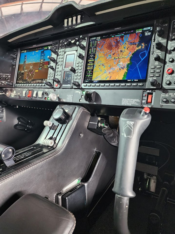 Cota – Avião Bimotor Diamond DA62 – Ano 2018 – 1.300 horas totais