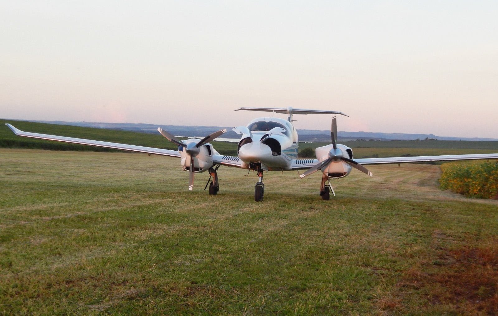 Cota – Avião Bimotor Diamond DA62 – Ano 2018 – 1.300 horas totais