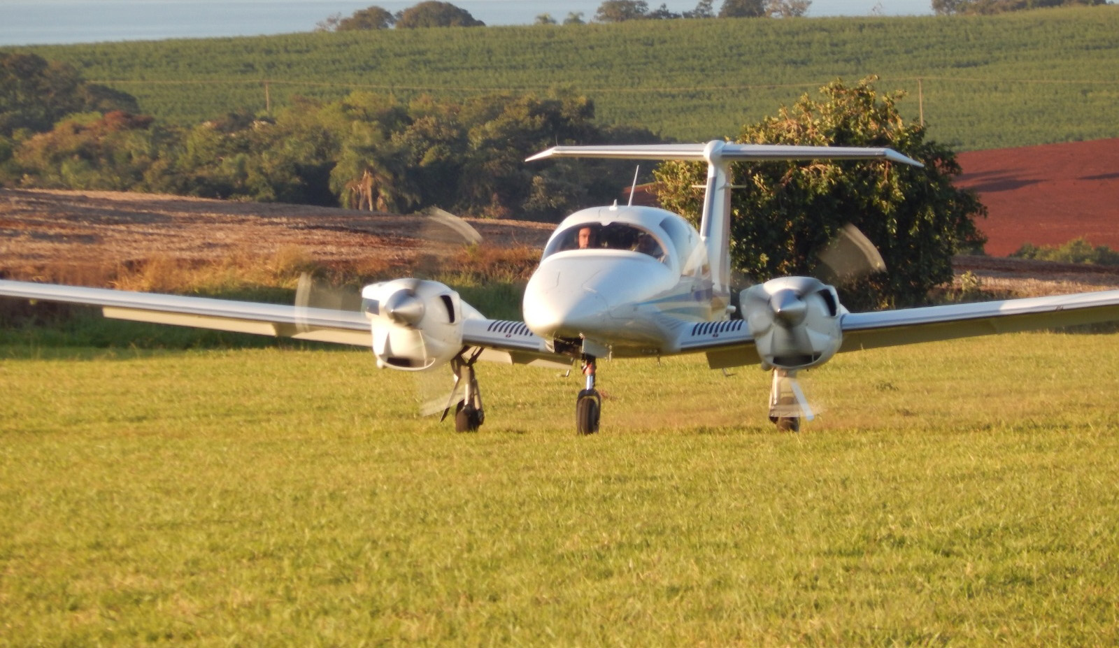 Cota – Avião Bimotor Diamond DA62 – Ano 2018 – 1.300 horas totais