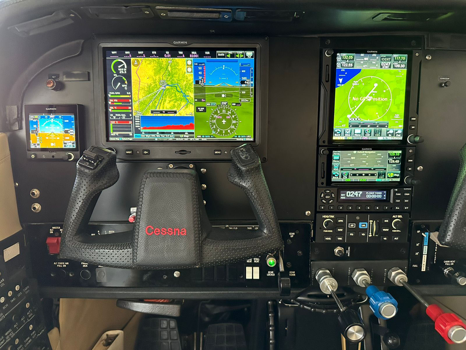 Avião Cessna 210N – Ano 1984 – 4.310 horas totais