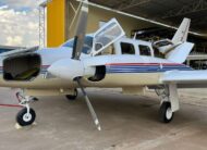 Avião Bimotor Piper Navajinho PA-31-325 – Ano 1975 – 4.872 H.T.