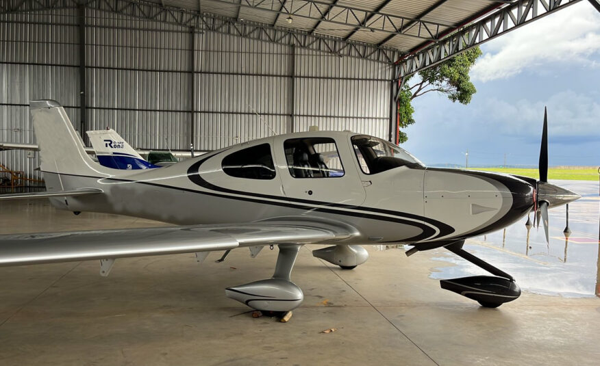 Cirrus Aircraft SR22 – Ano 2011 – 2.000 horas totais