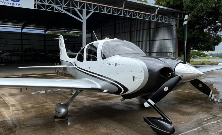 Cirrus Aircraft SR22 – Ano 2011 – 2.000 horas totais