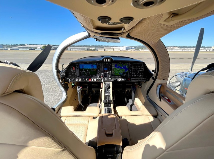 Avião Bimotor Diamond DA62 – Ano 2020 – 76.4 H.T.