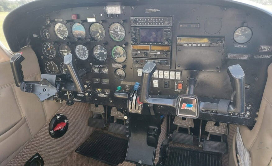 Avião Piper Arrow PA-28R-201 – Ano 1989 – 12.670 Horas Totais