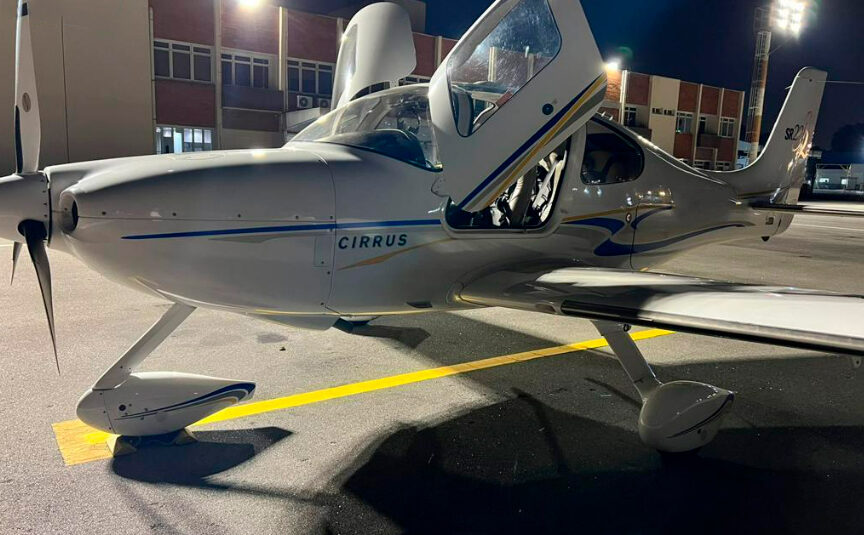 Avião Cirrus SR22 – Ano 2005 – 2.100 Horas Totais