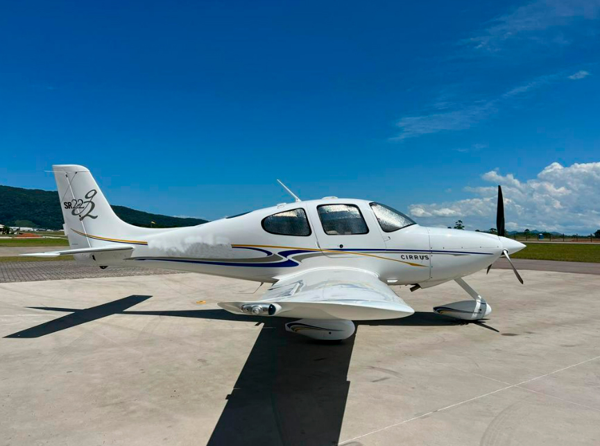 Avião Cirrus SR22 – Ano 2005 – 2.100 Horas Totais
