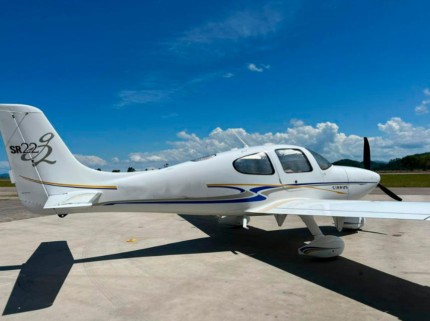 Avião Cirrus SR22 – Ano 2005 – 2.100 Horas Totais