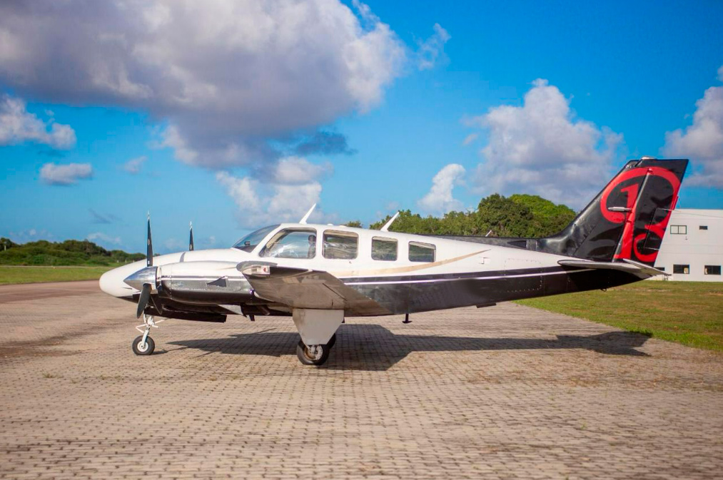 Avião Beechcraft Baron 58 Turbo – Ano 1978 – 4.400 H.T.