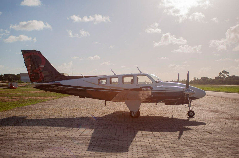 Avião Beechcraft Baron 58 Turbo – Ano 1978 – 4.400 H.T.