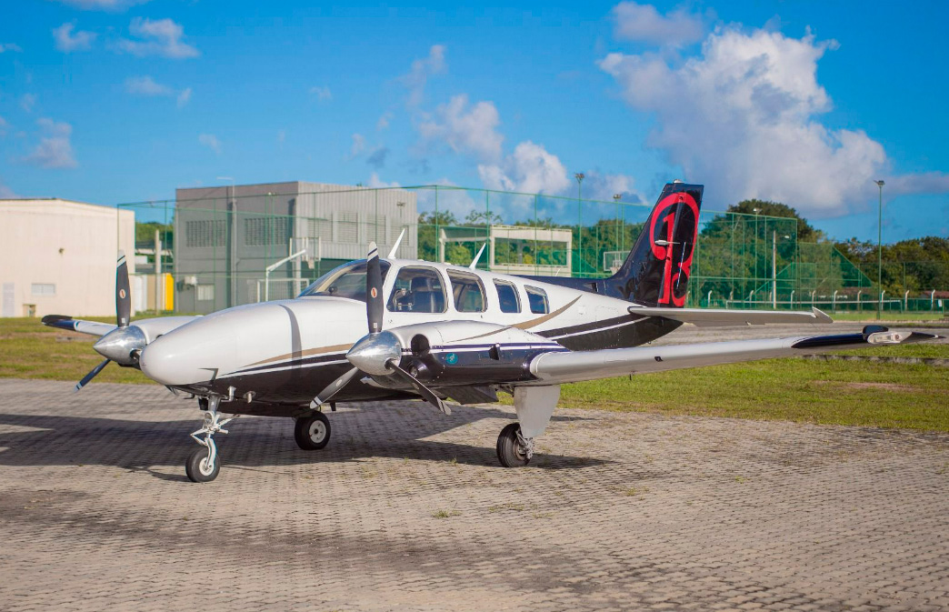 Avião Beechcraft Baron 58 Turbo – Ano 1978 – 4.400 H.T.