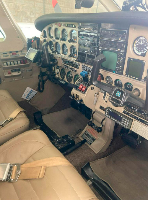 Avião Embraer Seneca II EMB-810C – Ano 1980 – 4.771 H.T.