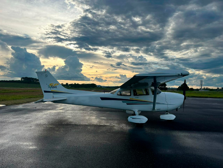 Avião Cessna 172 SP Skyhawk- Ano 2001 – 658 H.T.