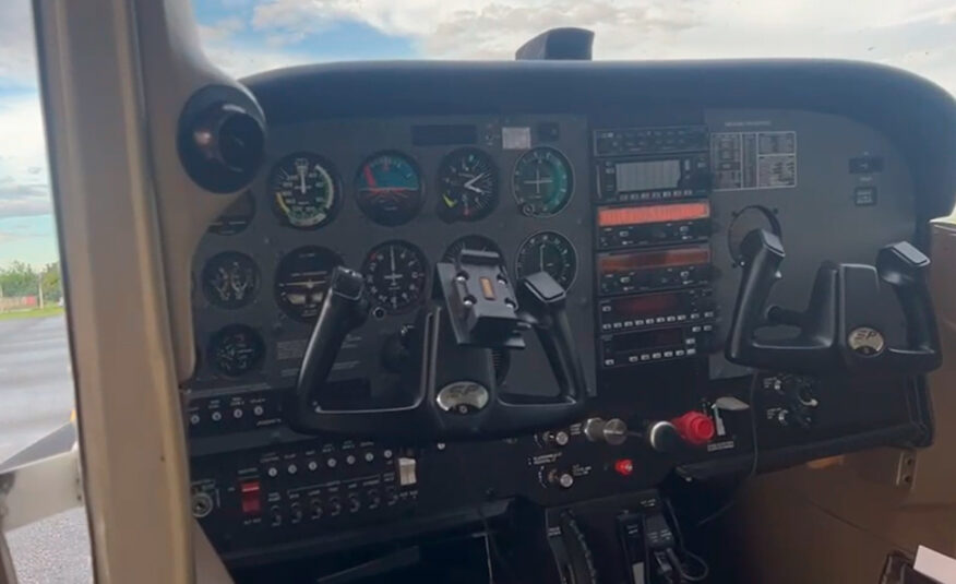 Avião Cessna 172 SP Skyhawk- Ano 2001 – 658 H.T.