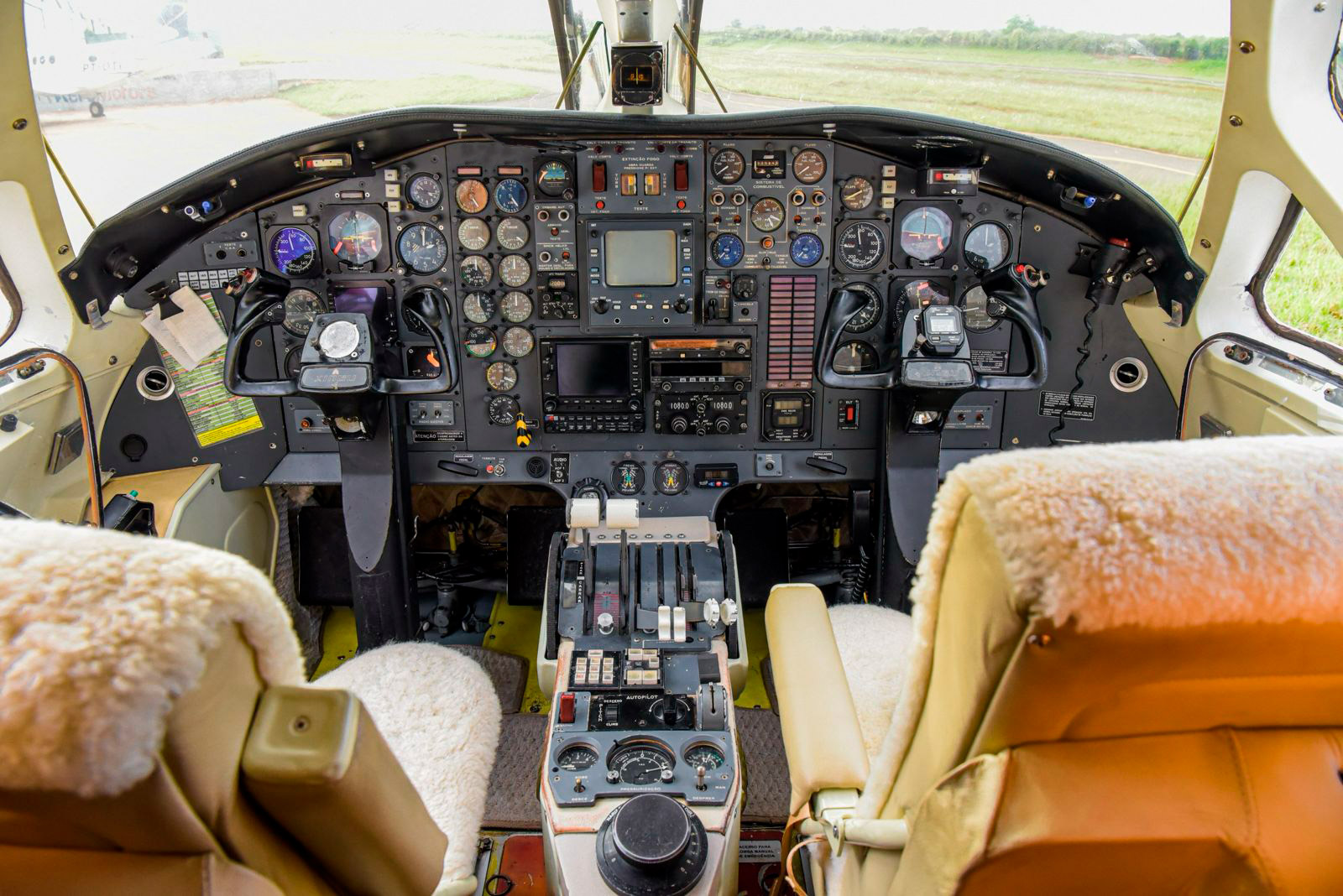 Avião Embraer Xingu II EMB-121A1 – Ano 1980 – 7.200 H.T.