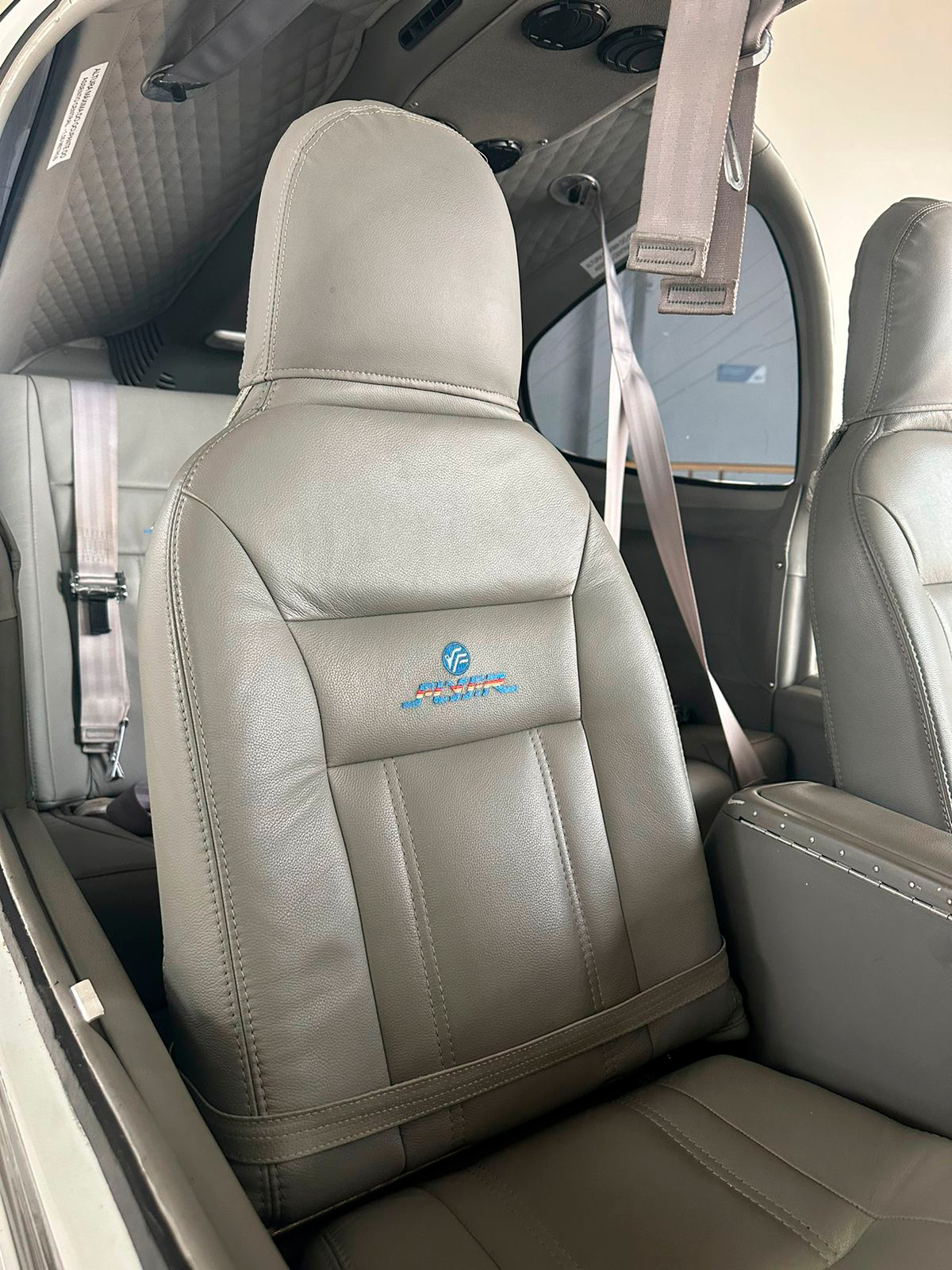 Avião Flyer RV-10 – Ano 2013 – 1.180 H.T.