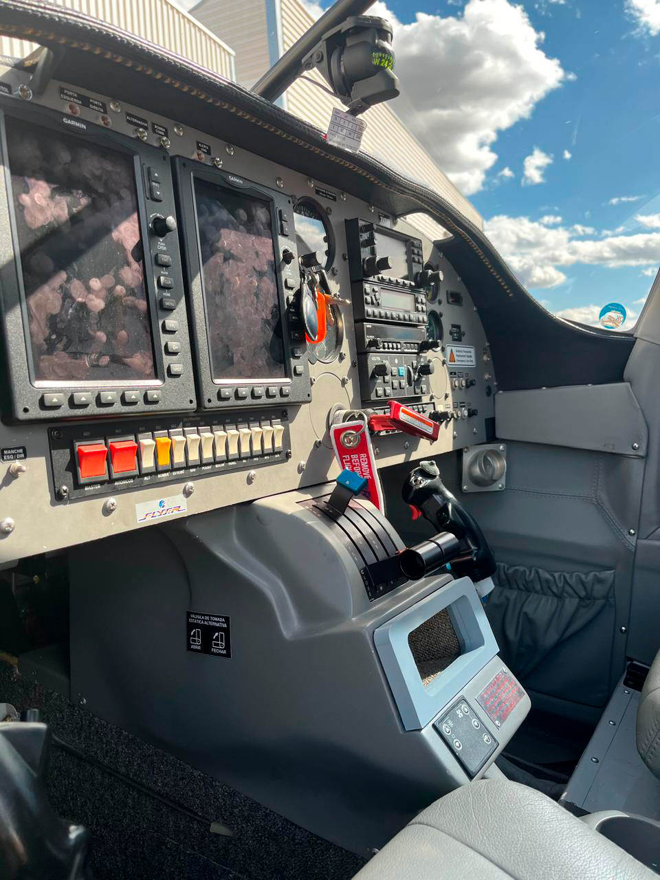 Avião Flyer RV-10 – Ano 2013 – 1.180 H.T.