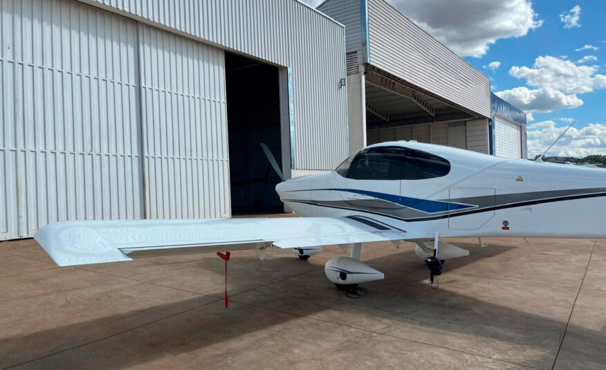 Avião Flyer RV-10 – Ano 2013 – 1.180 H.T.