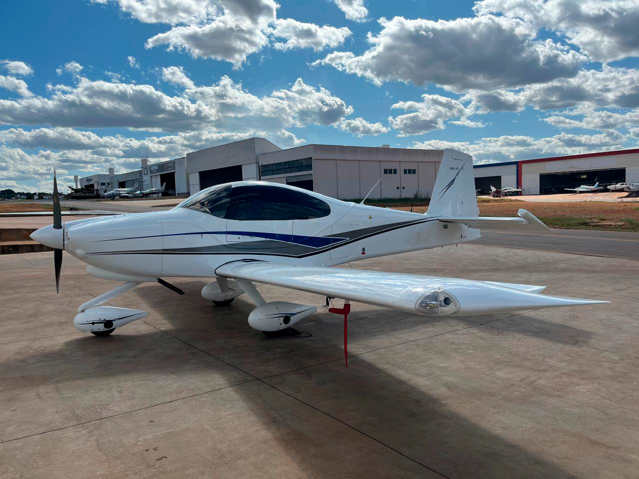 Avião Flyer RV-10 – Ano 2013 – 1.180 H.T.