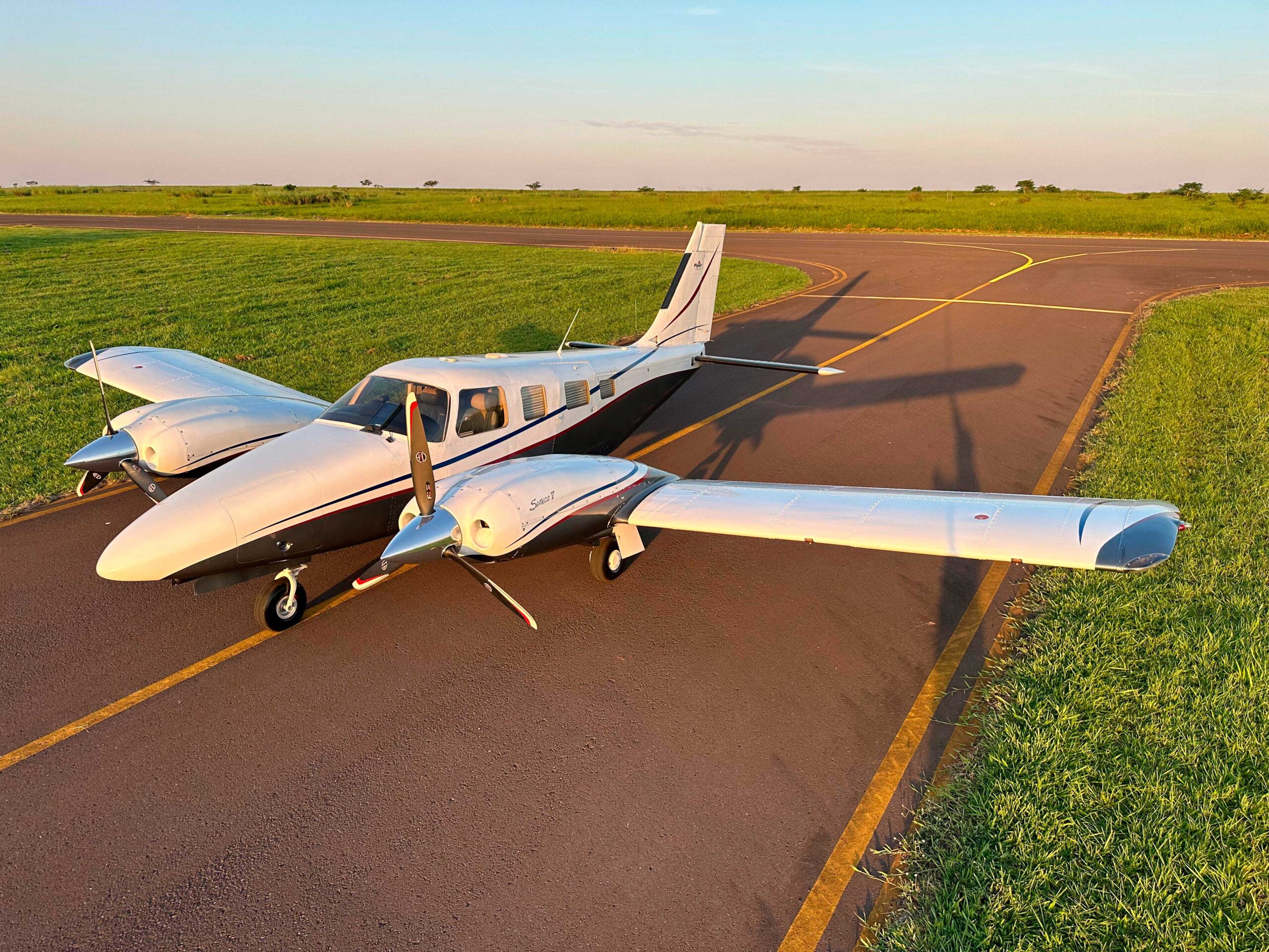 Avião Piper Seneca V PA-34-220T – Ano 2002 – 2.056 H.T.