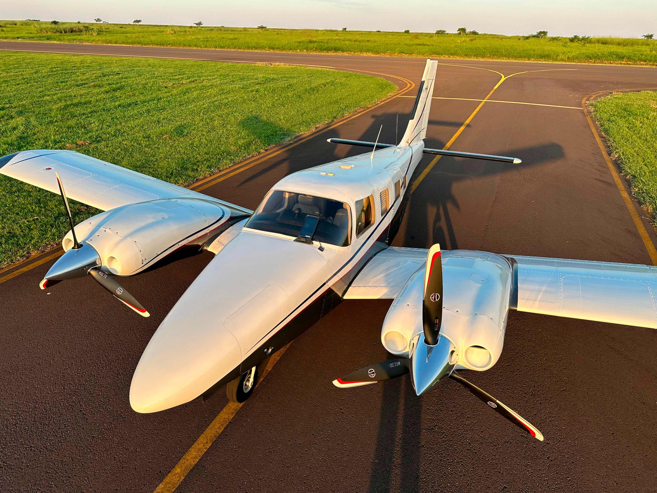 Avião Piper Seneca V PA-34-220T – Ano 2002 – 2.056 H.T.