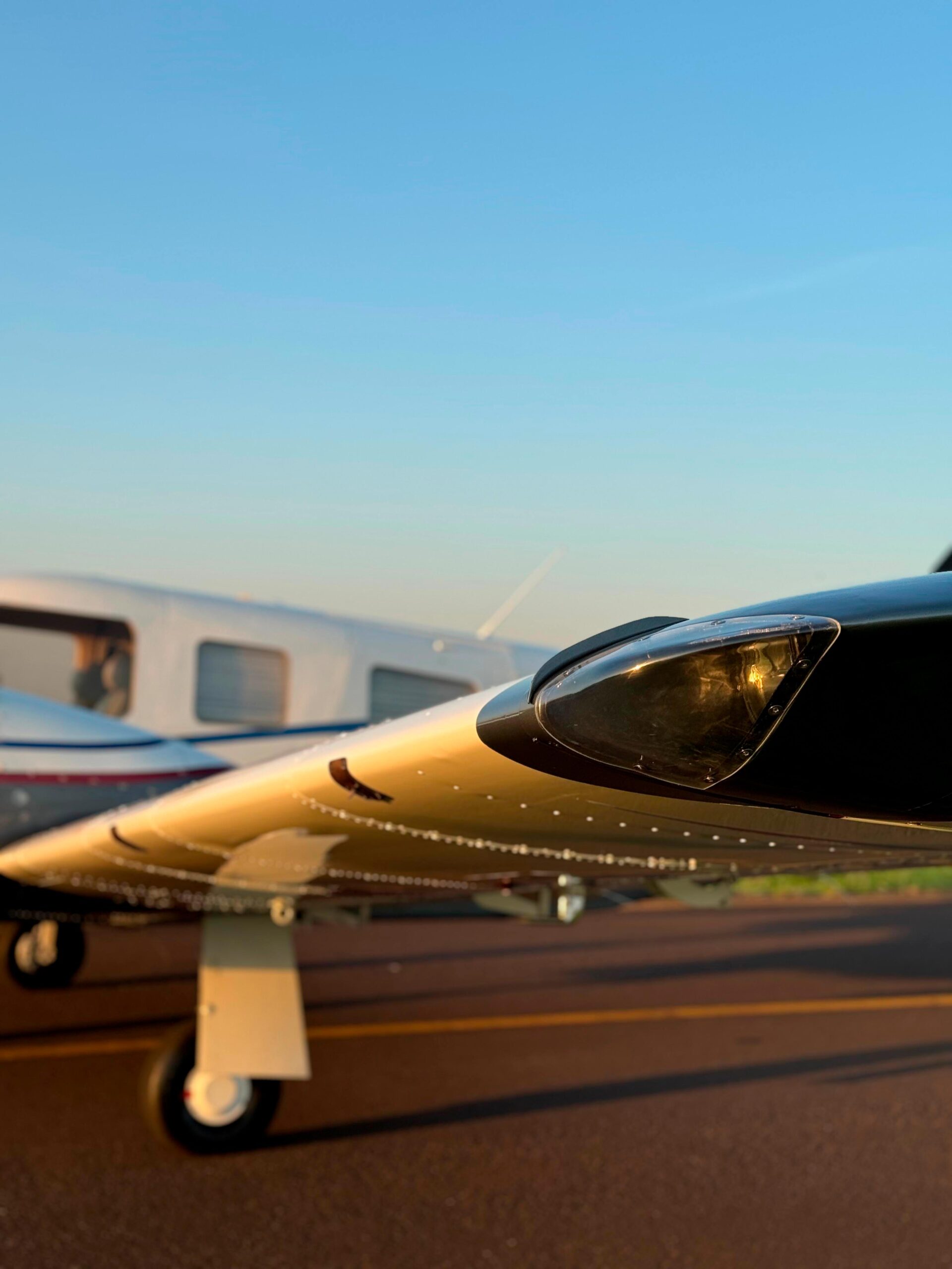 Avião Piper Seneca V PA-34-220T – Ano 2002 – 2.056 H.T.