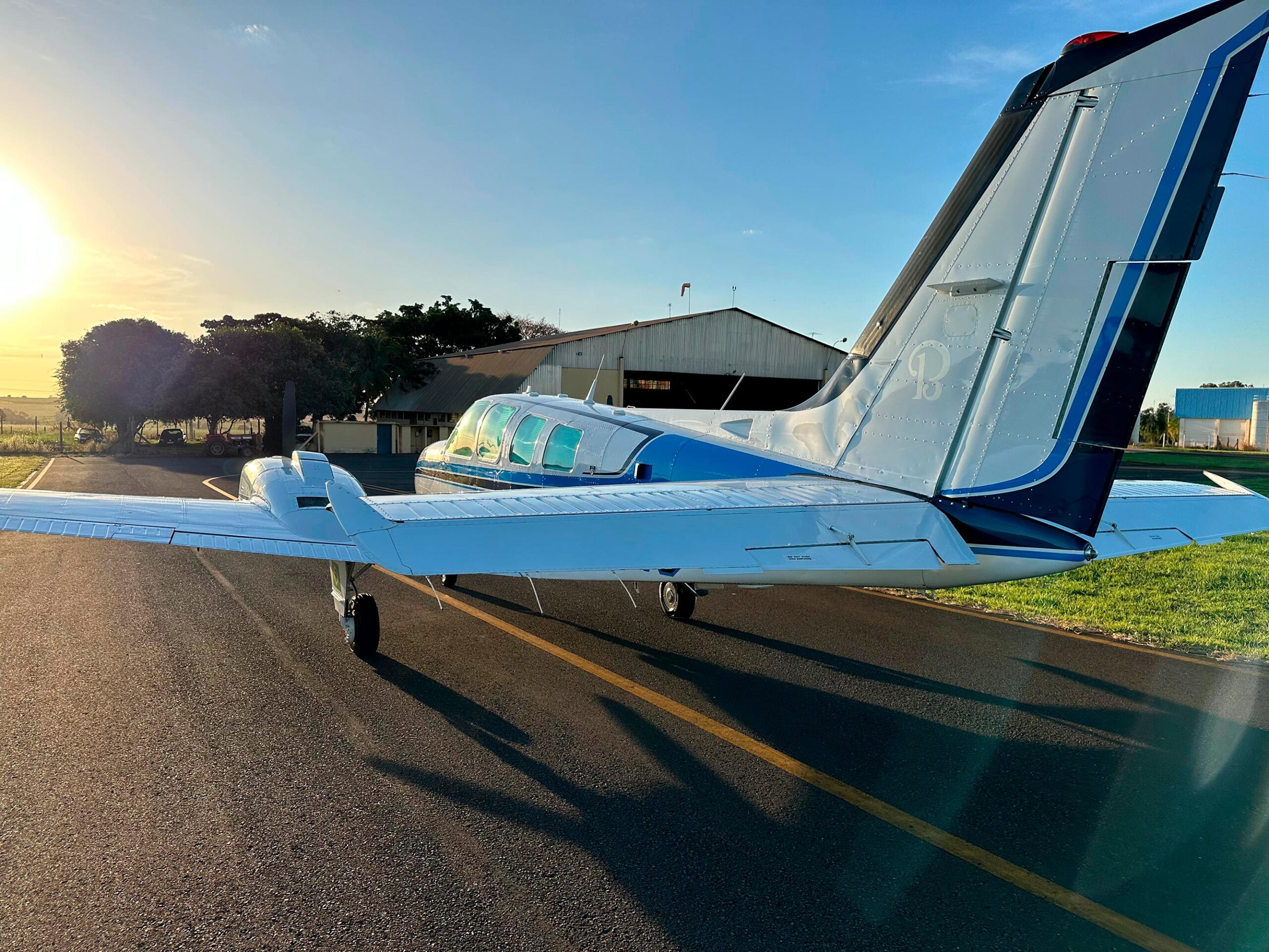 Avião Beechcraft Baron B58 – Ano 1994 – 3.200 H.T.