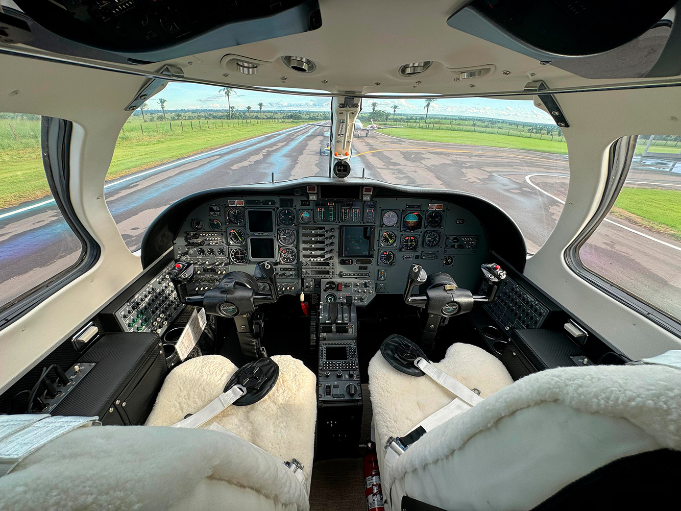 Avião Cessna Citation Jet 525 – Ano 1999 – 6.500 H.T.