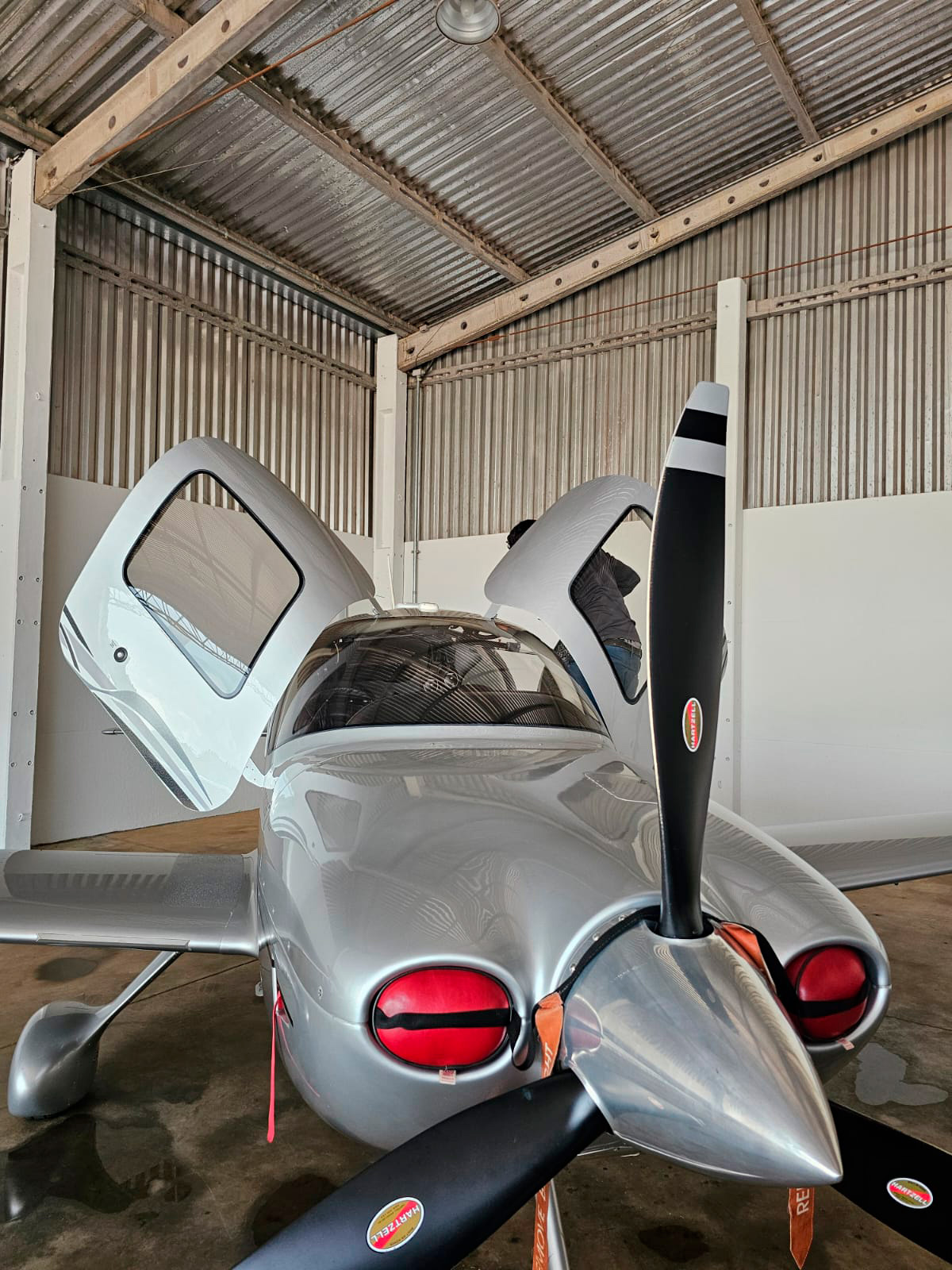 Cirrus SR22 G3 GTS – Ano 2007 – 2.300 H.T.