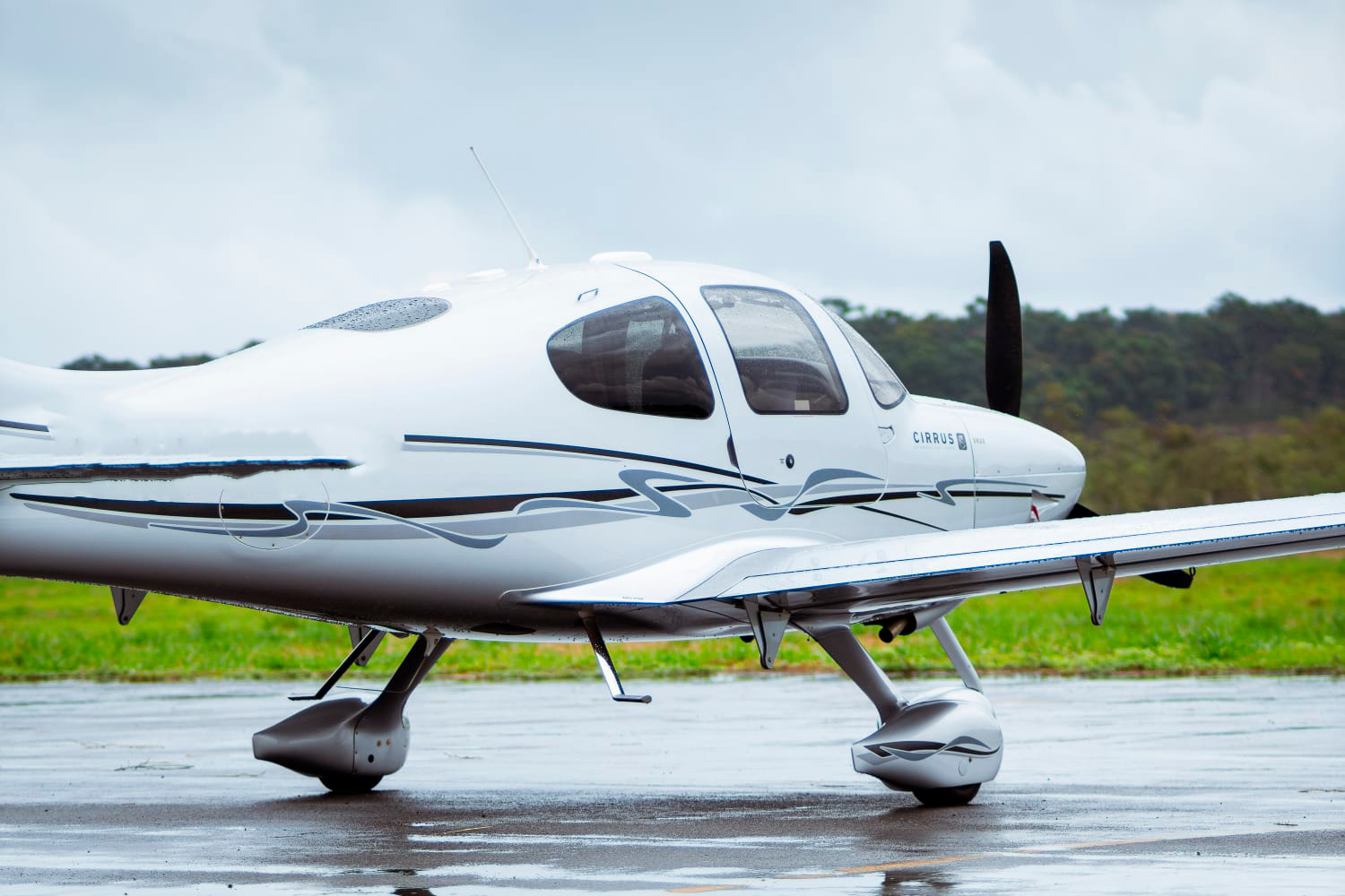 Cirrus SR22 G3 GTS – Ano 2007 – 2.300 H.T.