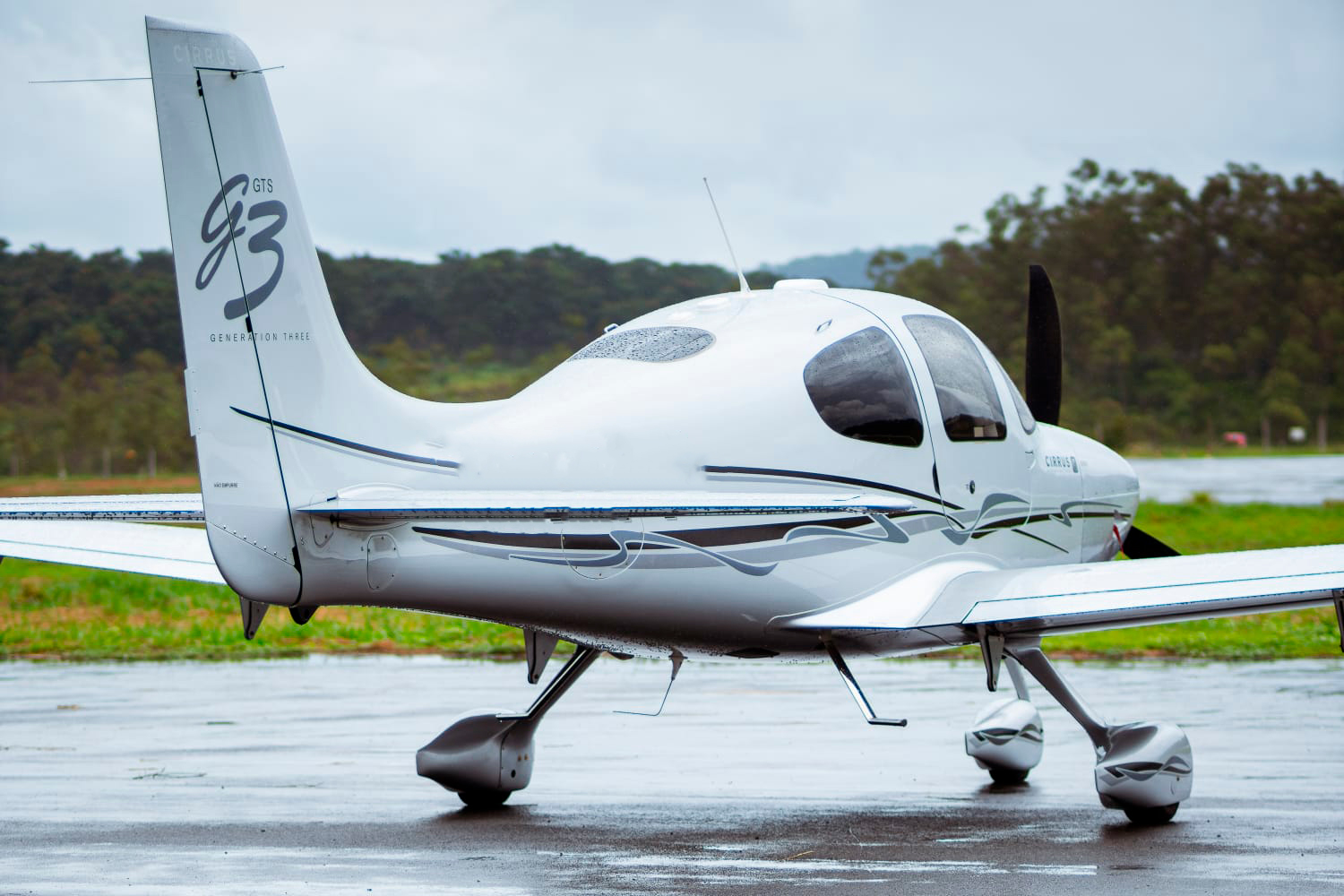 Cirrus SR22 G3 GTS – Ano 2007 – 2.300 H.T.