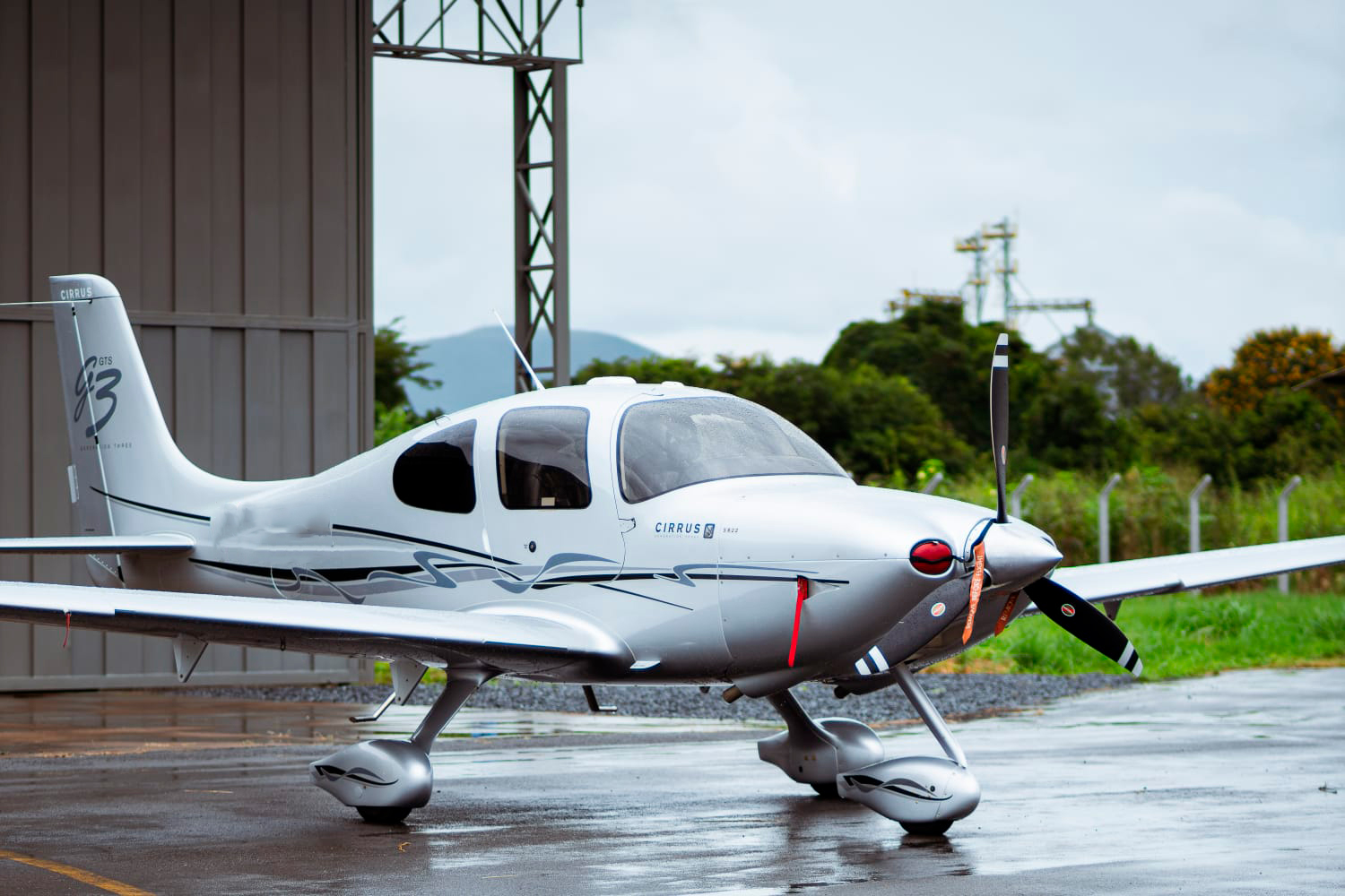 Cirrus SR22 G3 GTS – Ano 2007 – 2.300 H.T.