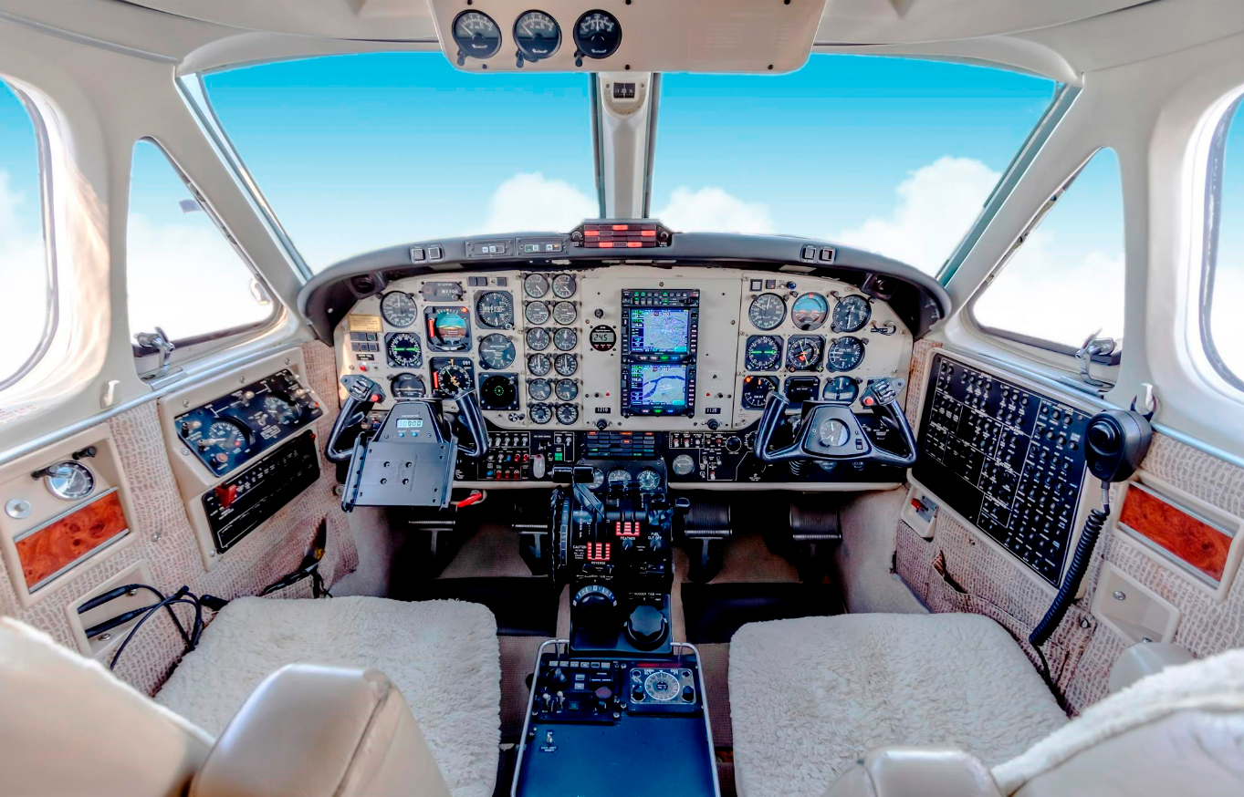 Beechcraft King Air B200 – Ano 1982 – 8.333 H.T.