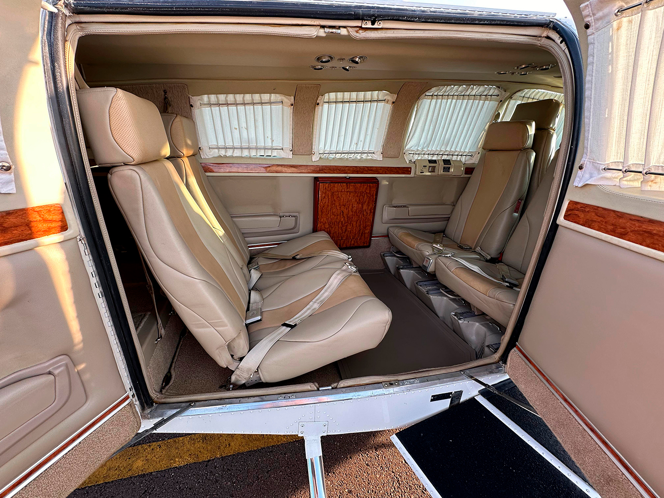 Avião Beechcraft Baron 58 – Ano 1979 – 4.700 H.T.