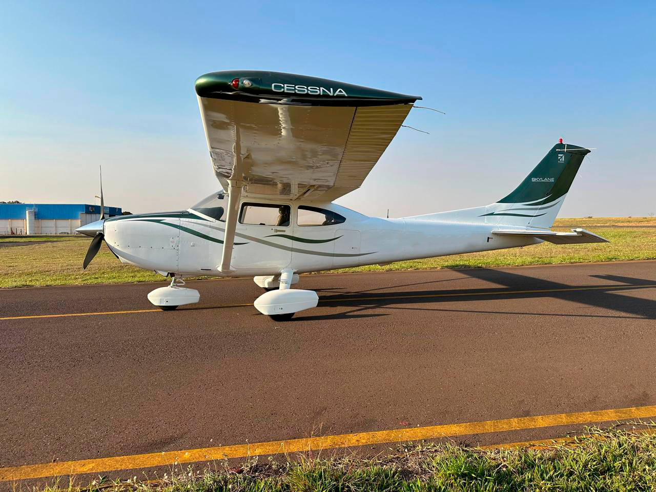 Cessna 182S Skylane Aspirado – Ano 1998 – 1.700 H.T.