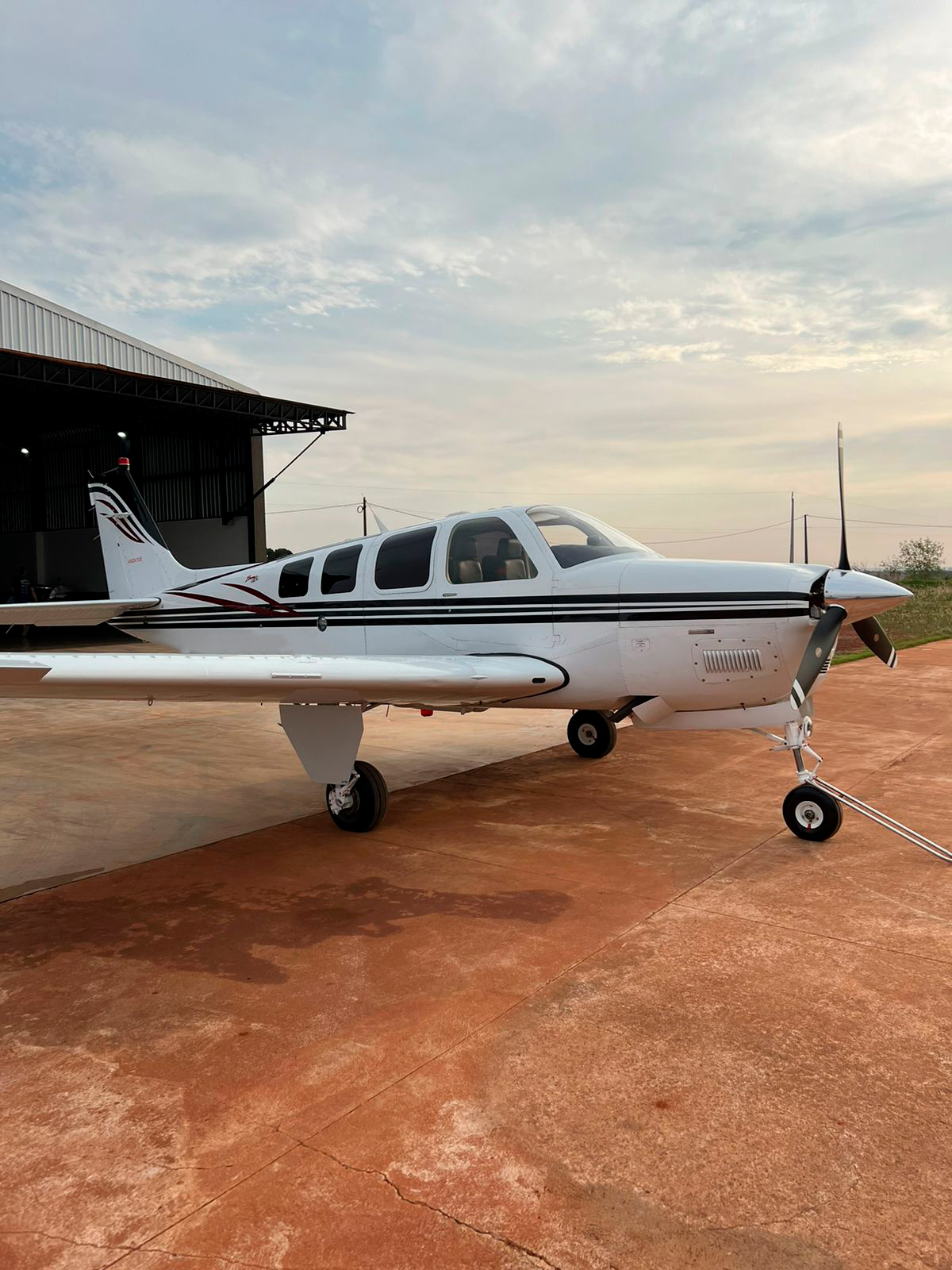 Beechcraft Bonanza A36 – Ano 2003 – 2.500 H.T.