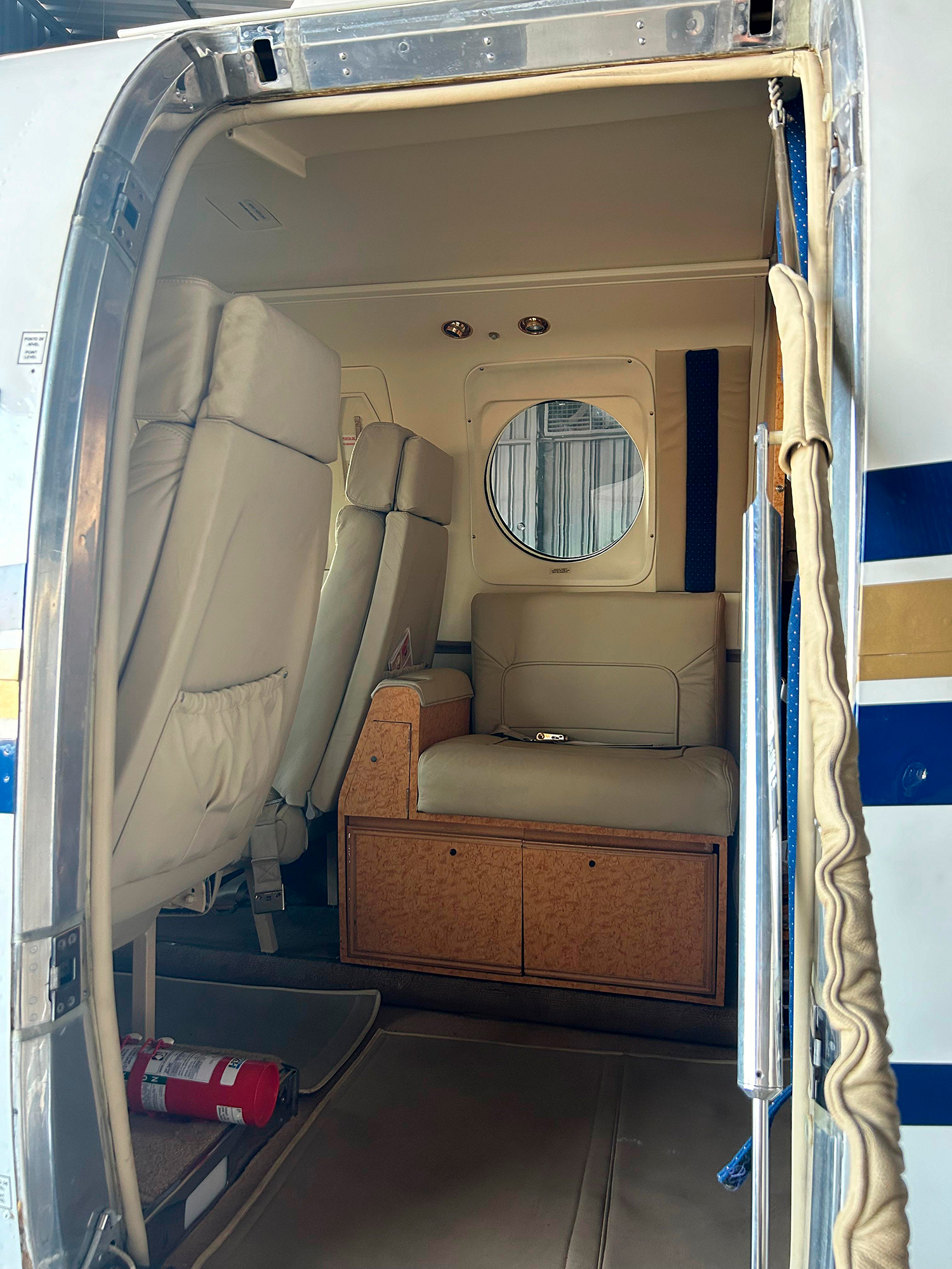 Beechcraft King Air C90 – Ano 1982 – 6.400 H.T.