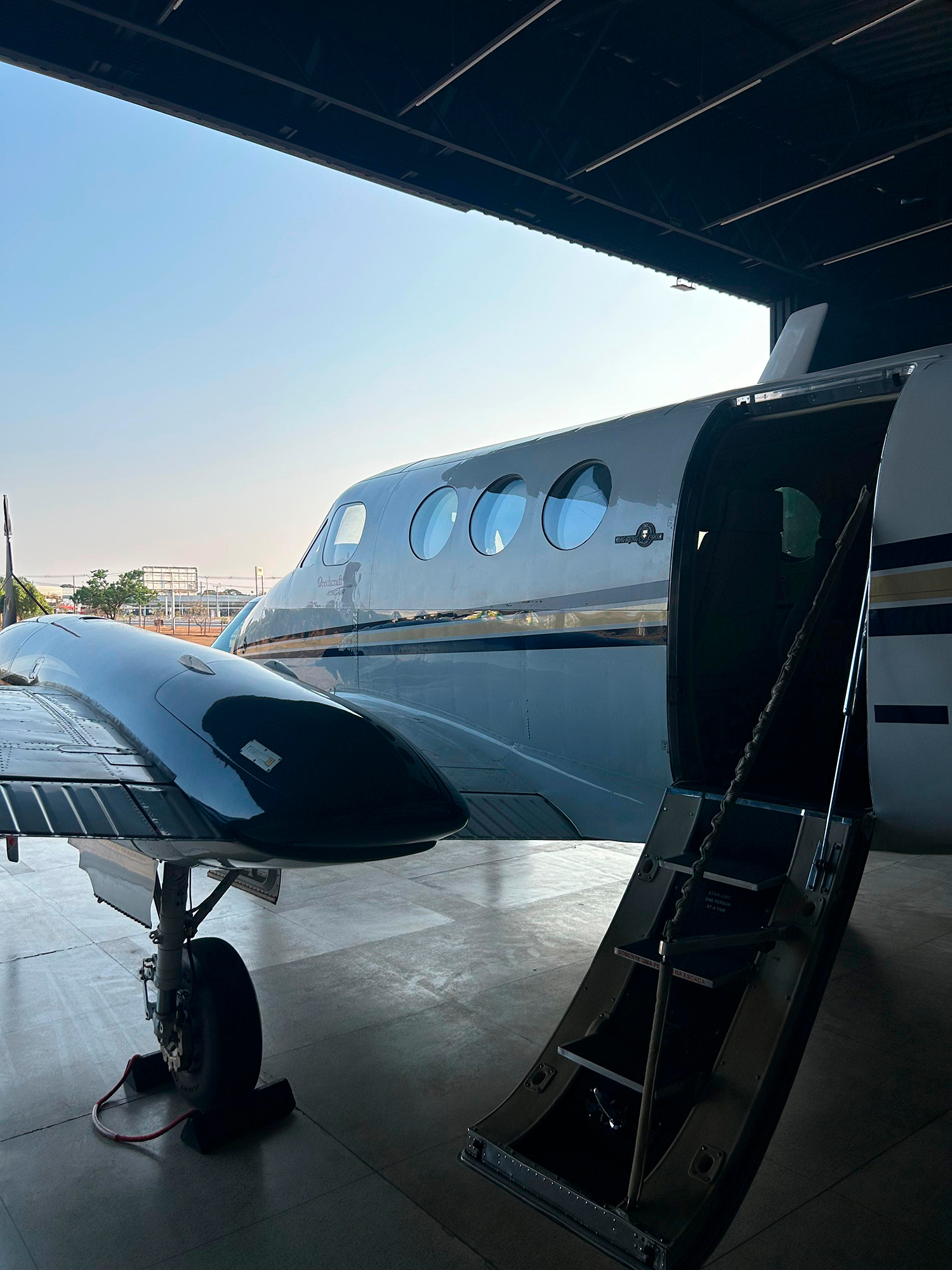 Beechcraft King Air C90 – Ano 1982 – 6.400 H.T.